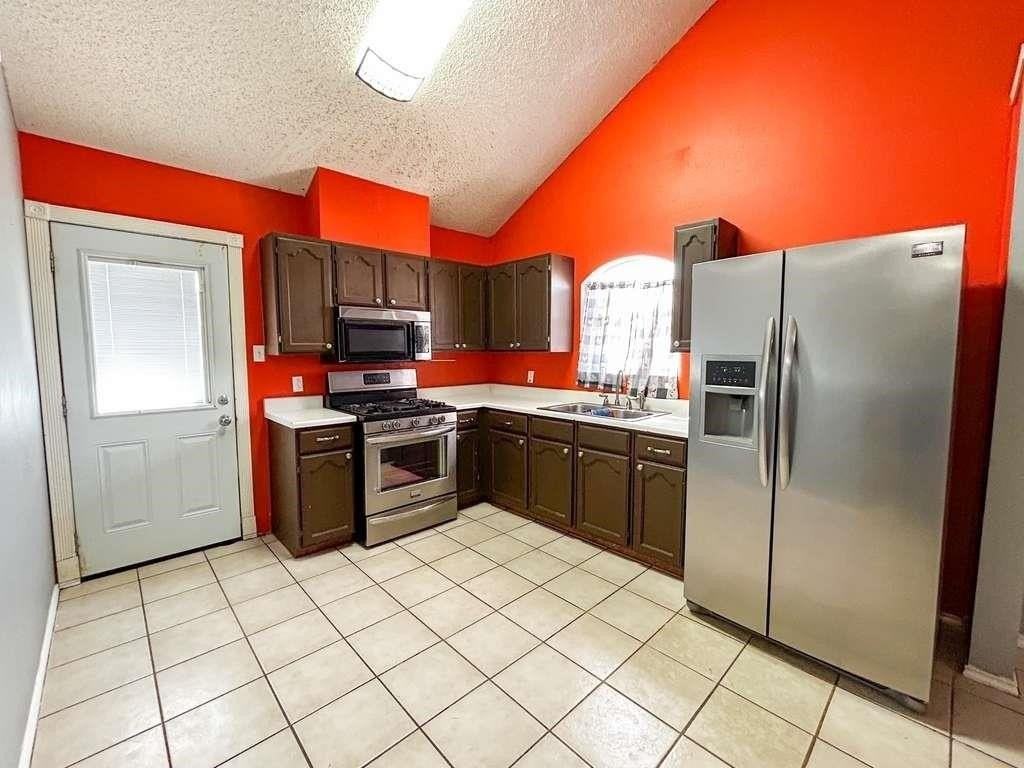 402 Prescott Loop - Photo 4 of 13