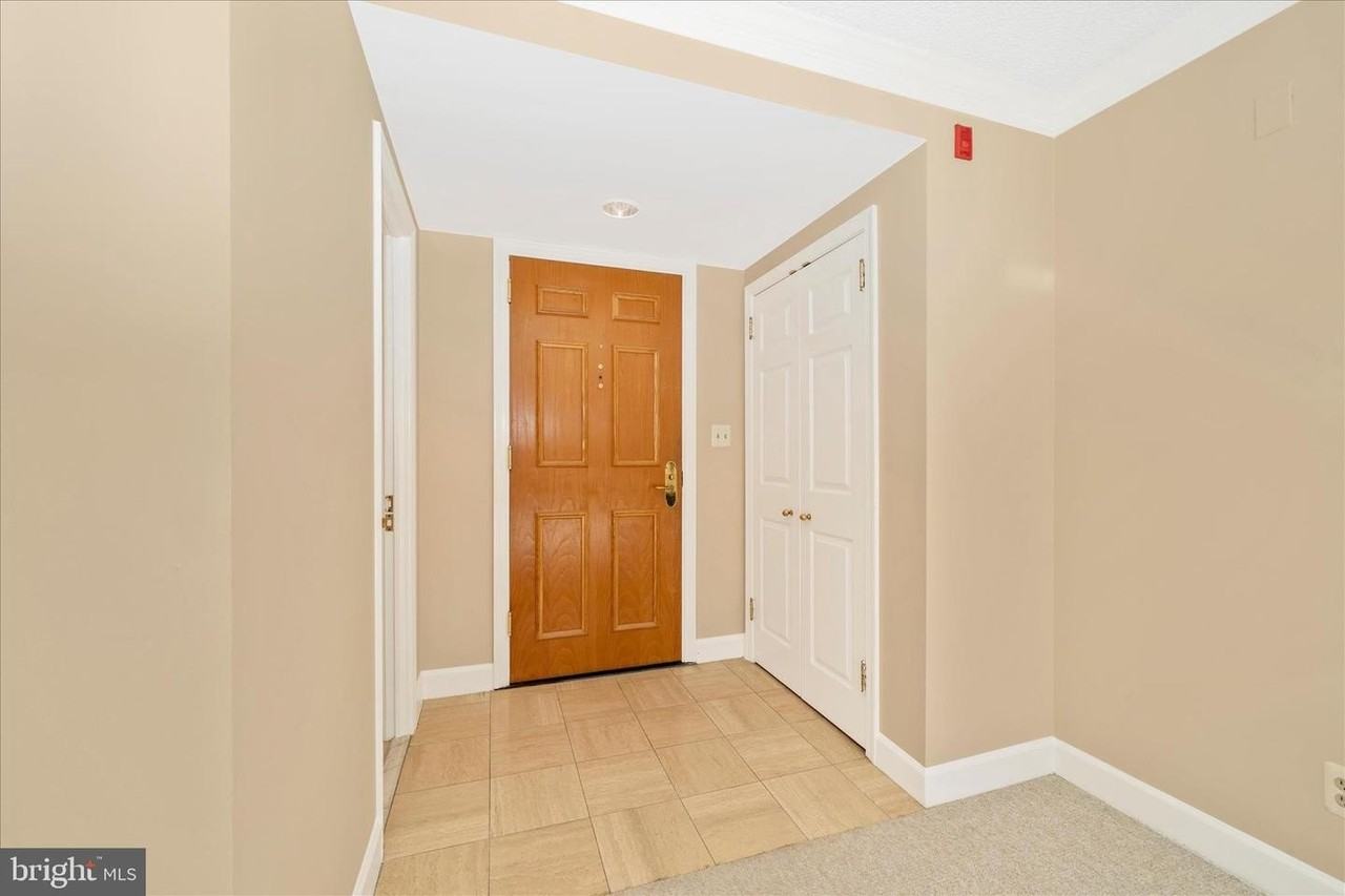 1080 Wisconsin Ave Nw - Photo 5 of 33