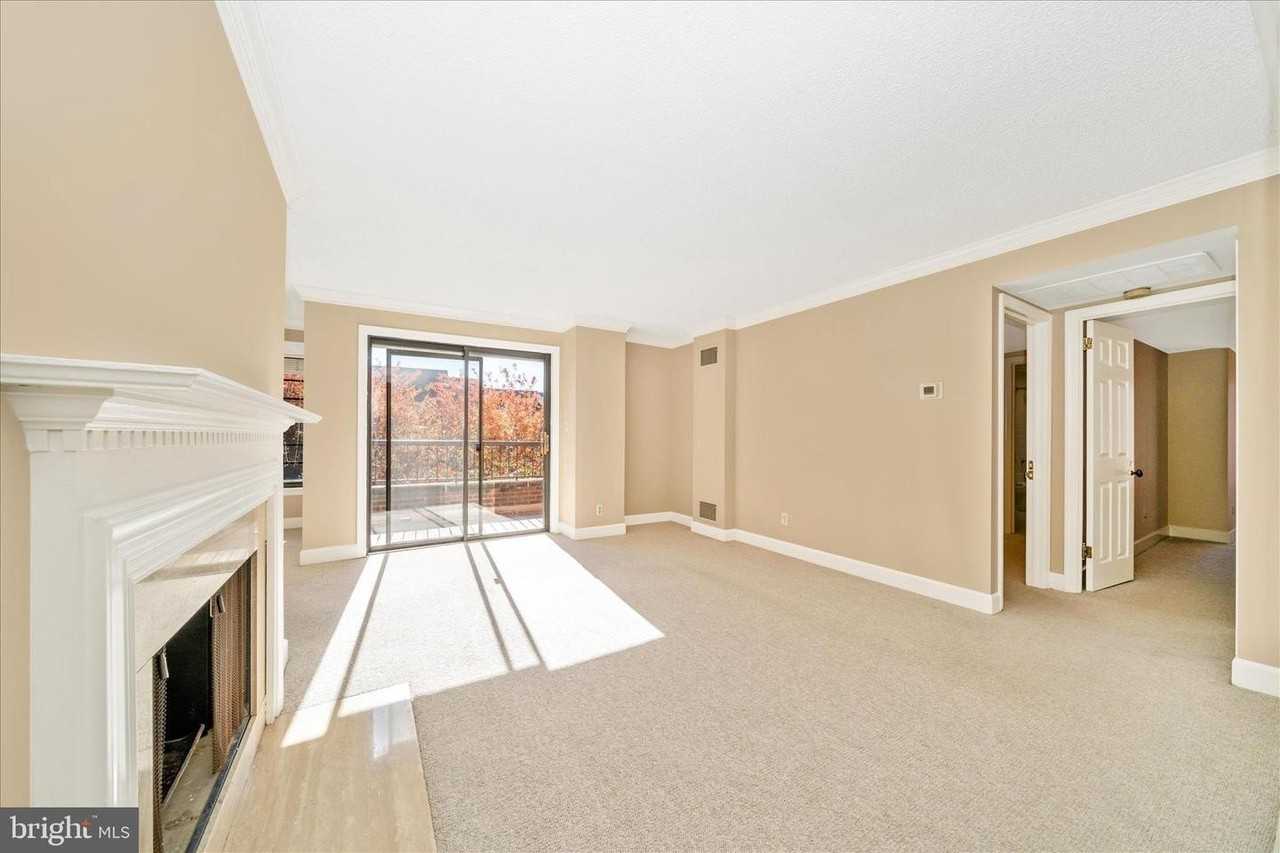 1080 Wisconsin Ave Nw - Photo 6 of 33