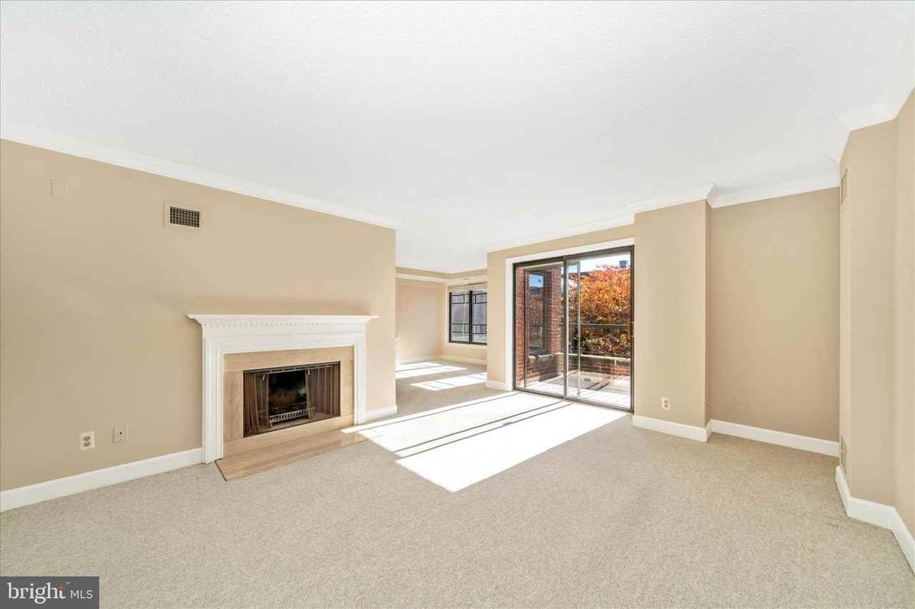 1080 Wisconsin Ave Nw - Photo 7 of 33