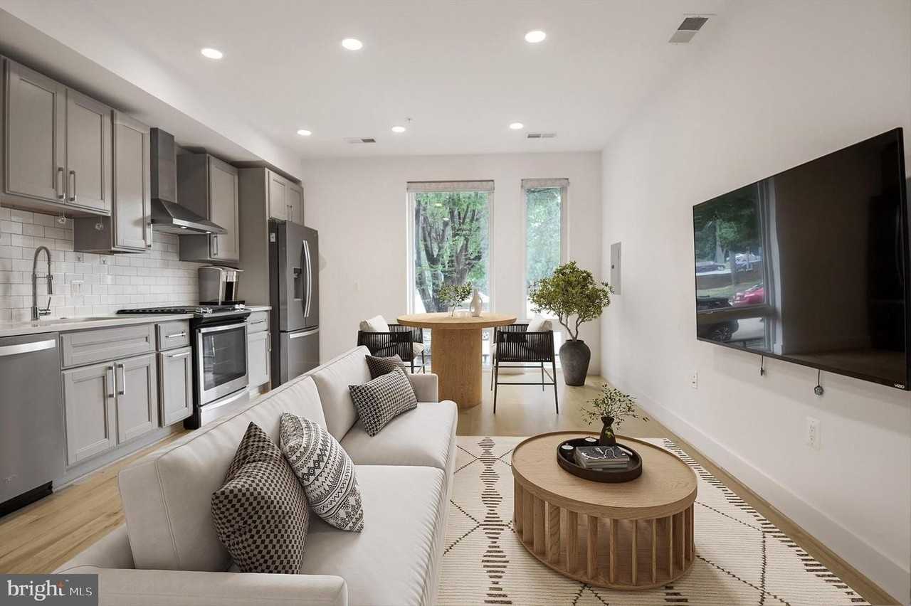 4339 Harrison St Nw - Photo 5 of 14