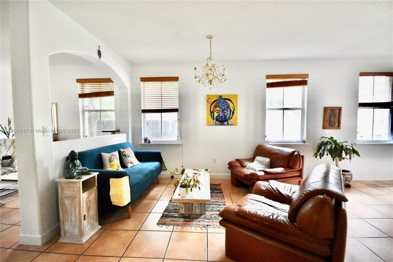 11020 Nw 48th Ter #0 - Photo 5 of 26