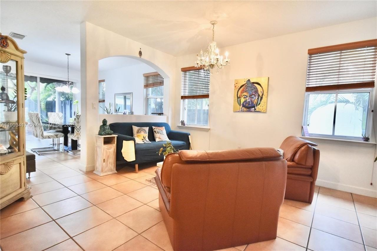 11020 Nw 48th Ter #0 - Photo 6 of 26