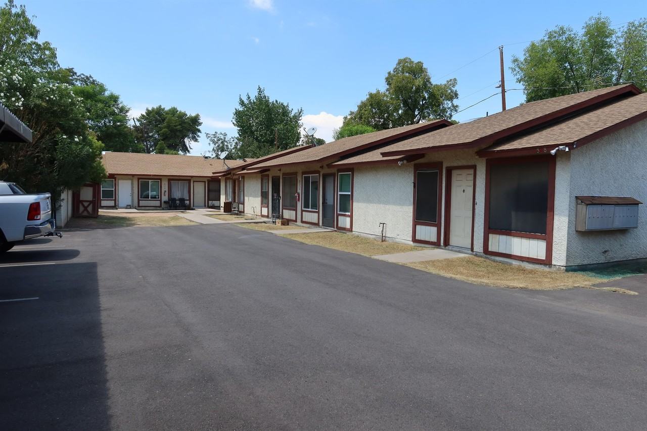 520 West Clark Street - Photo 2 of 14