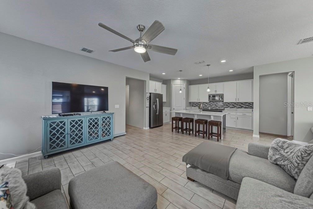 295 Lake Smart Cir - Photo 2 of 14