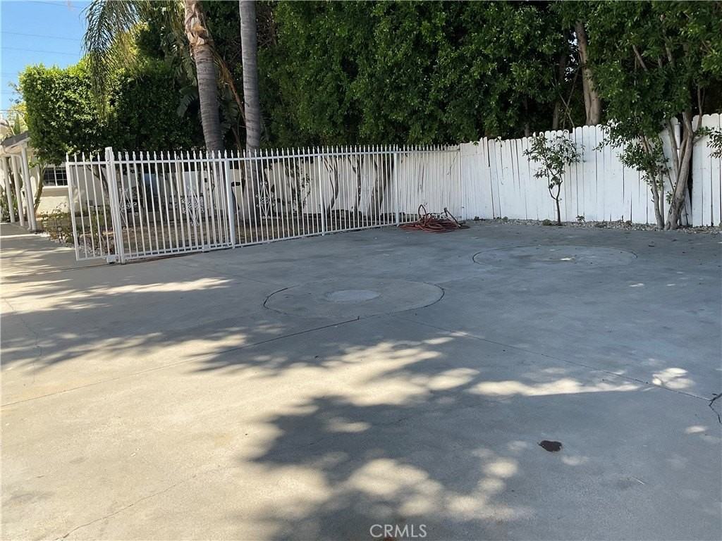 5508 Wilbur Ave - Photo 6 of 23