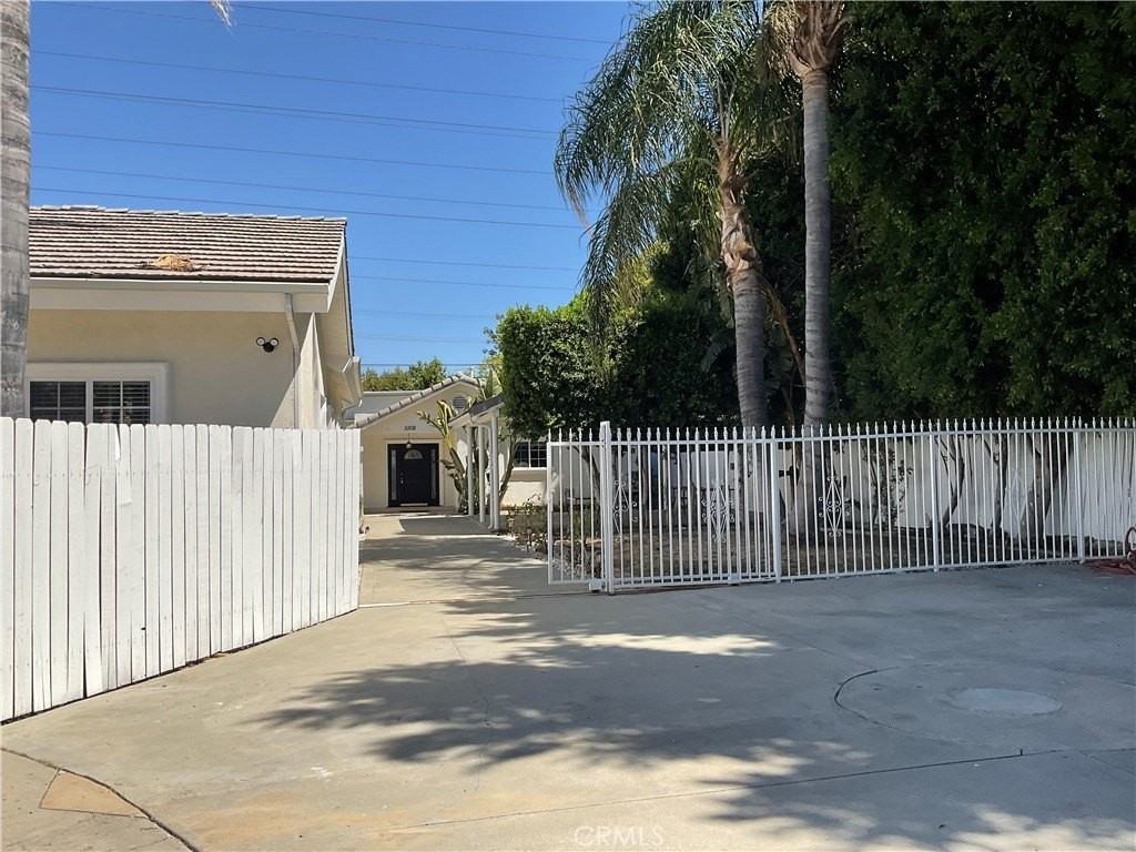 5508 Wilbur Ave - Photo 7 of 23