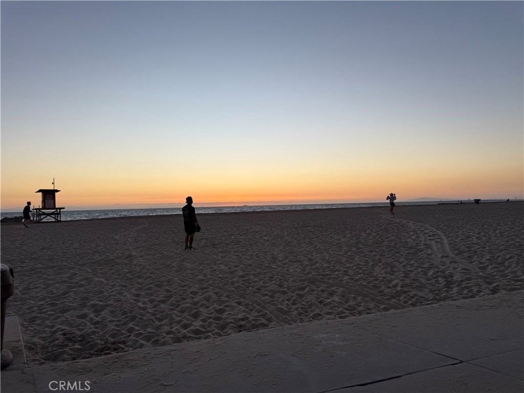 312 36th St - Photo 3 of 9