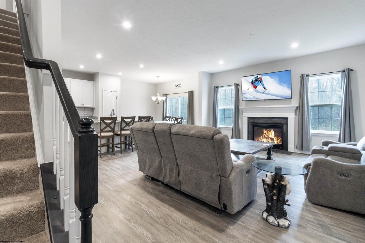 248 Stonehurst Dr - Photo 6 of 41