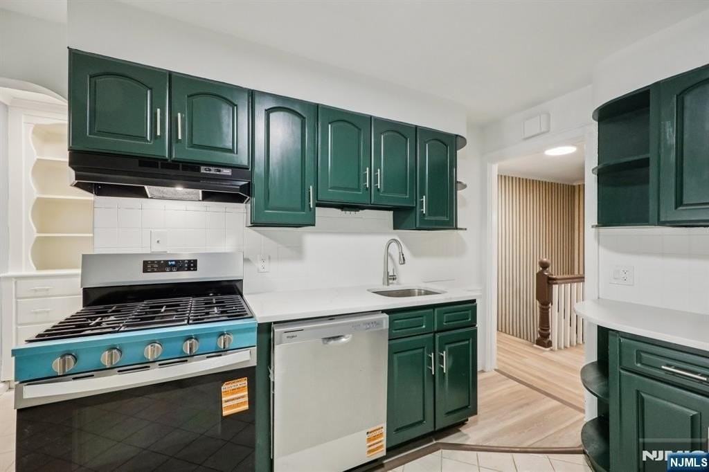 320 Orient Way - Photo 3 of 40