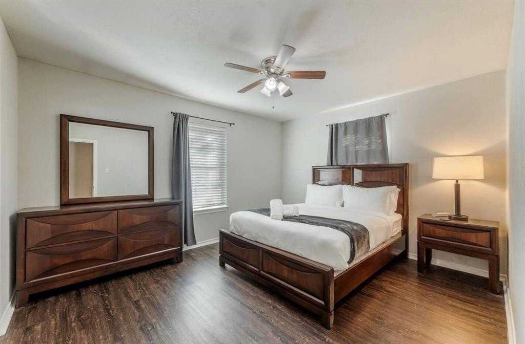 1123 E Sycamore St - Photo 4 of 11