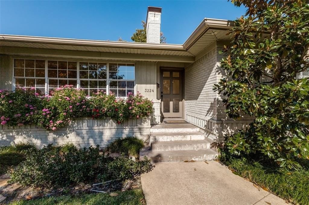 3224 Villanova St - Photo 4 of 26