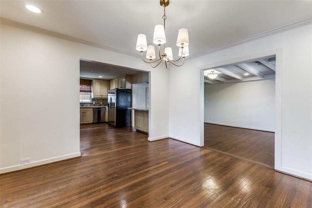 3224 Villanova St - Photo 7 of 26