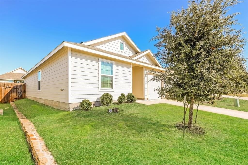 4340 Johnstown Ln - Photo 3 of 16