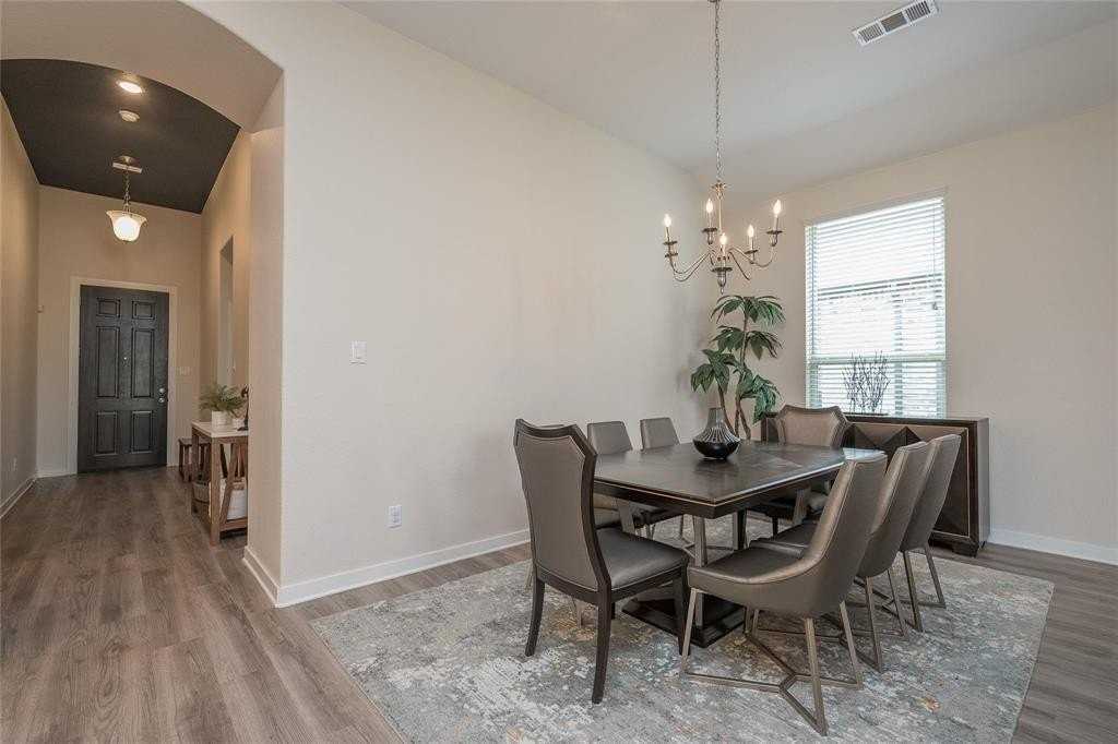 904 Nuthatch Ct - Photo 3 of 13