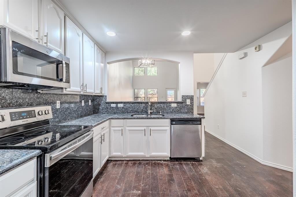 1144 Landon Ln - Photo 7 of 34