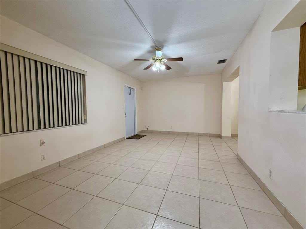 7508 Nw 67th Ave - Photo 3 of 17