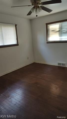 8272 E Outer Dr - Photo 5 of 15