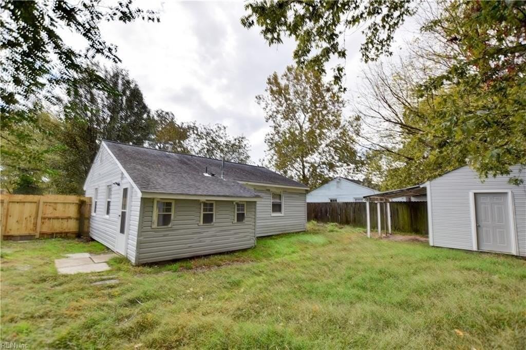 1923 Bancroft Dr - Photo 3 of 26