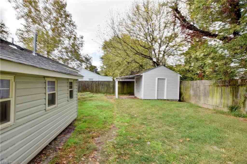 1923 Bancroft Dr - Photo 4 of 26