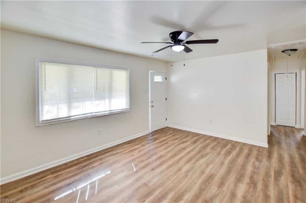 1923 Bancroft Dr - Photo 5 of 26