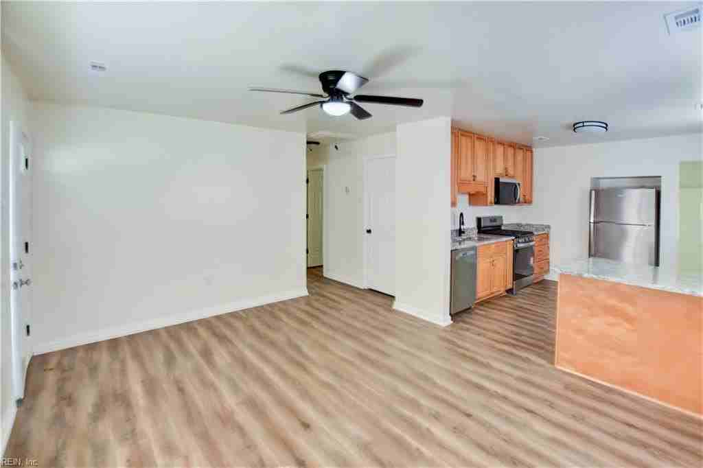 1923 Bancroft Dr - Photo 7 of 26