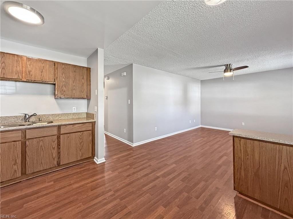 5505 Thompkins Ct #B - Photo 4 of 25