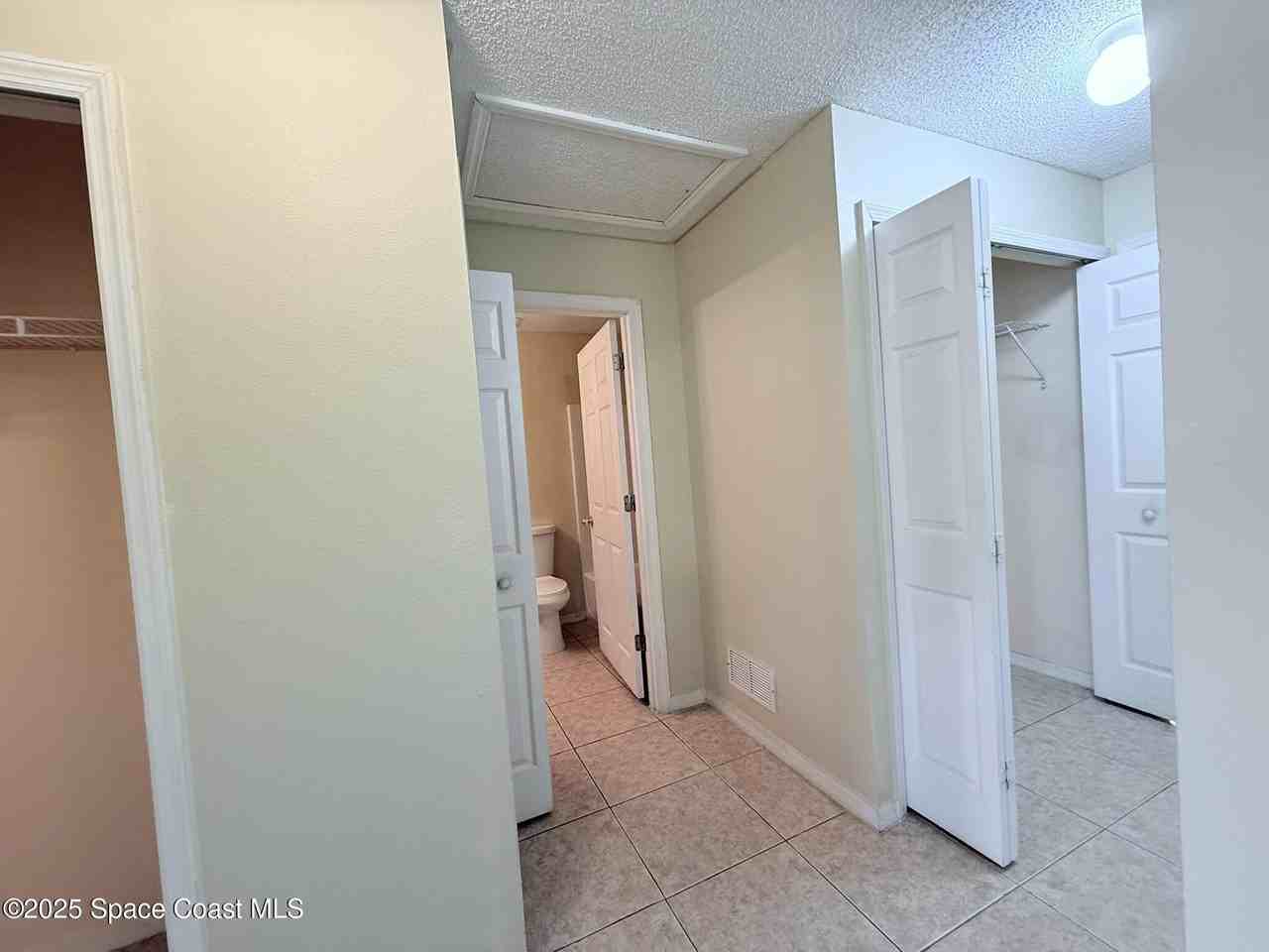 3232 Wallace Ave Se - Photo 7 of 40