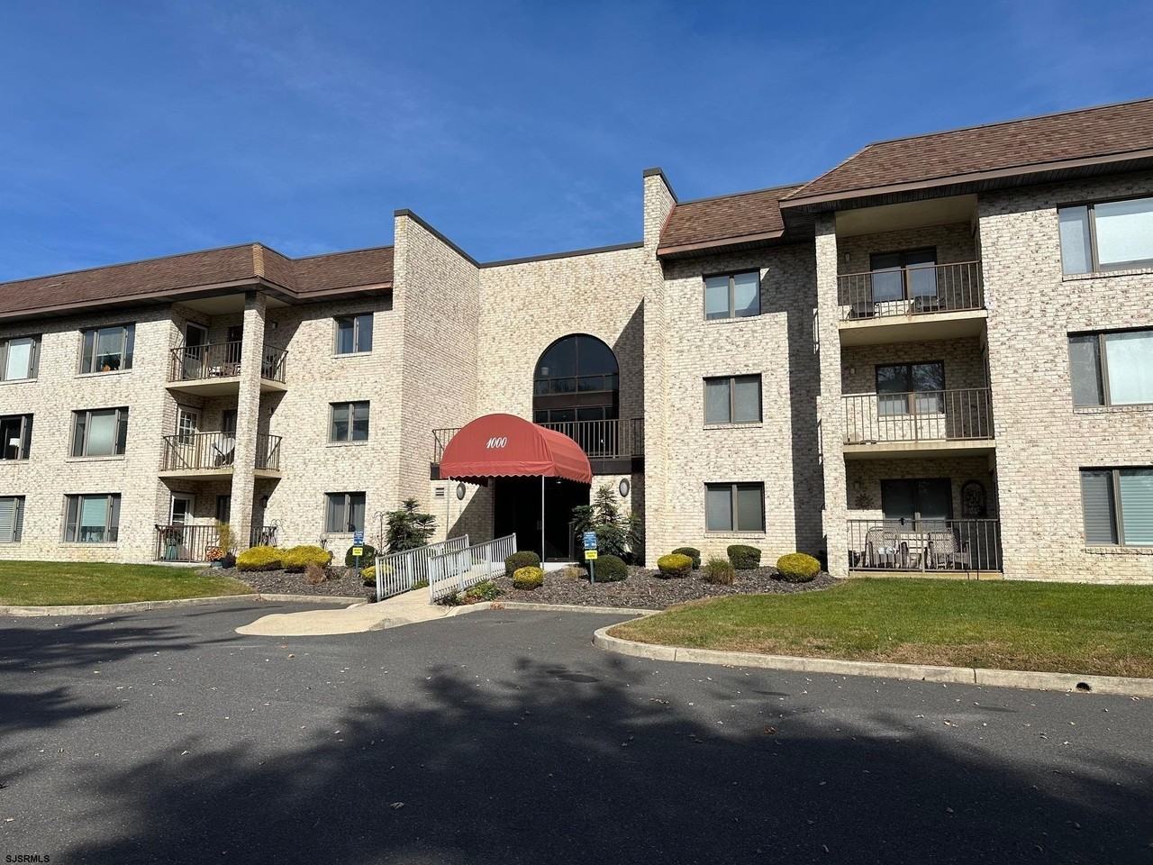 1108 Dolphin Ave - Photo 6 of 42