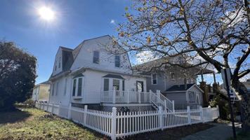 featured image of 1404 Madison Ave