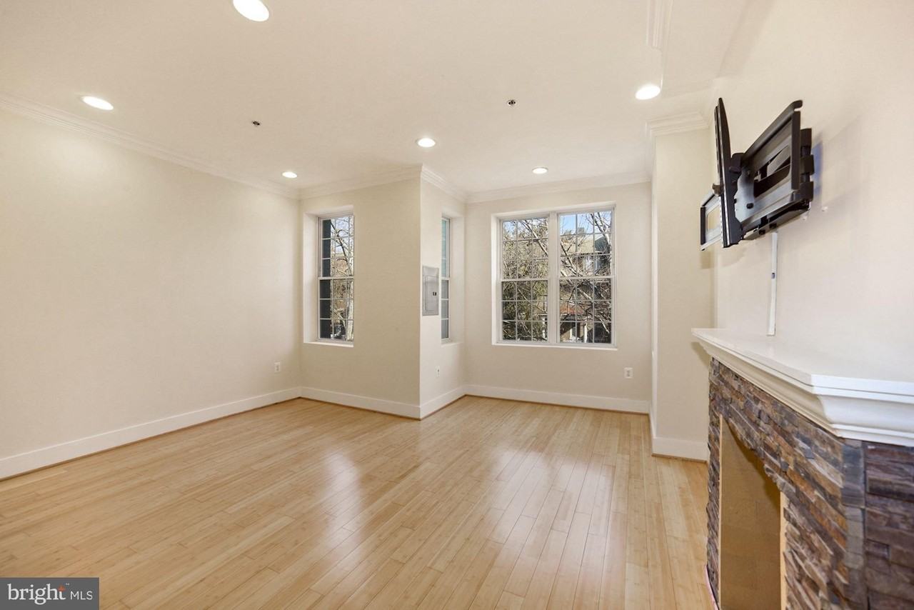 1126 Columbia Rd Nw Apt 3 #3 - Photo 3 of 21