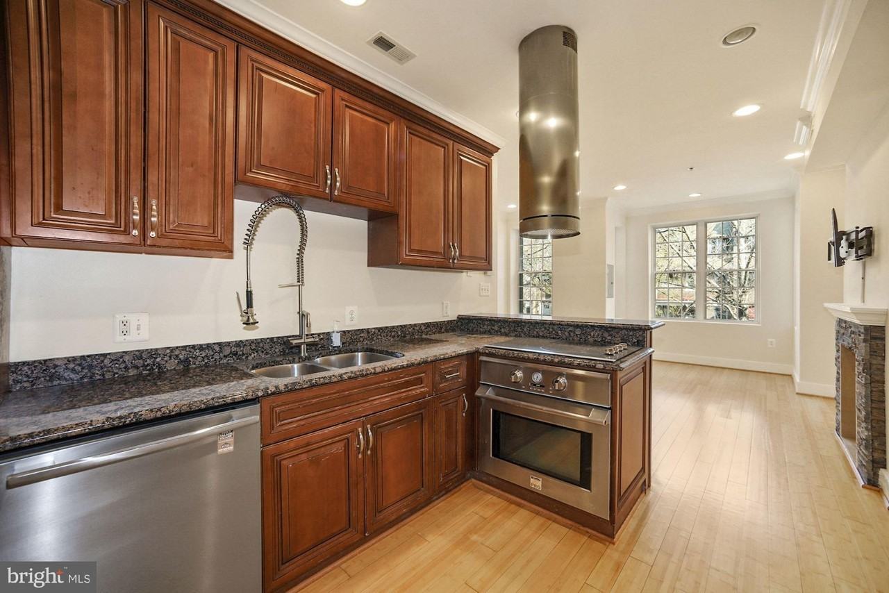 1126 Columbia Rd Nw Apt 3 #3 - Photo 7 of 21