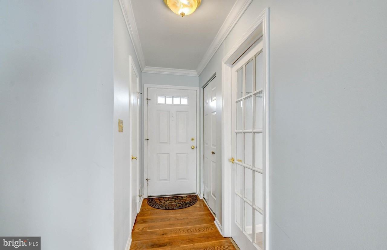 4472 Ruggles Ct - Photo 3 of 33