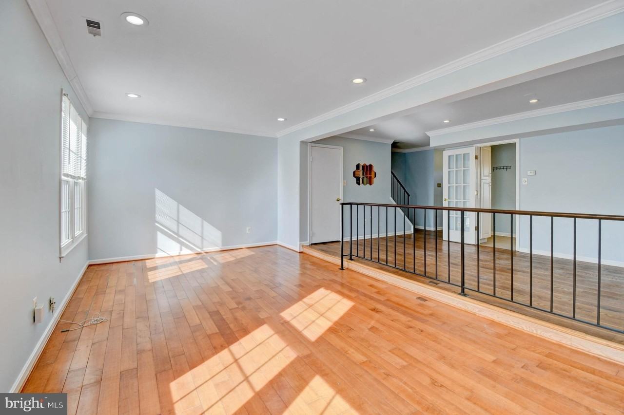 4472 Ruggles Ct - Photo 6 of 33