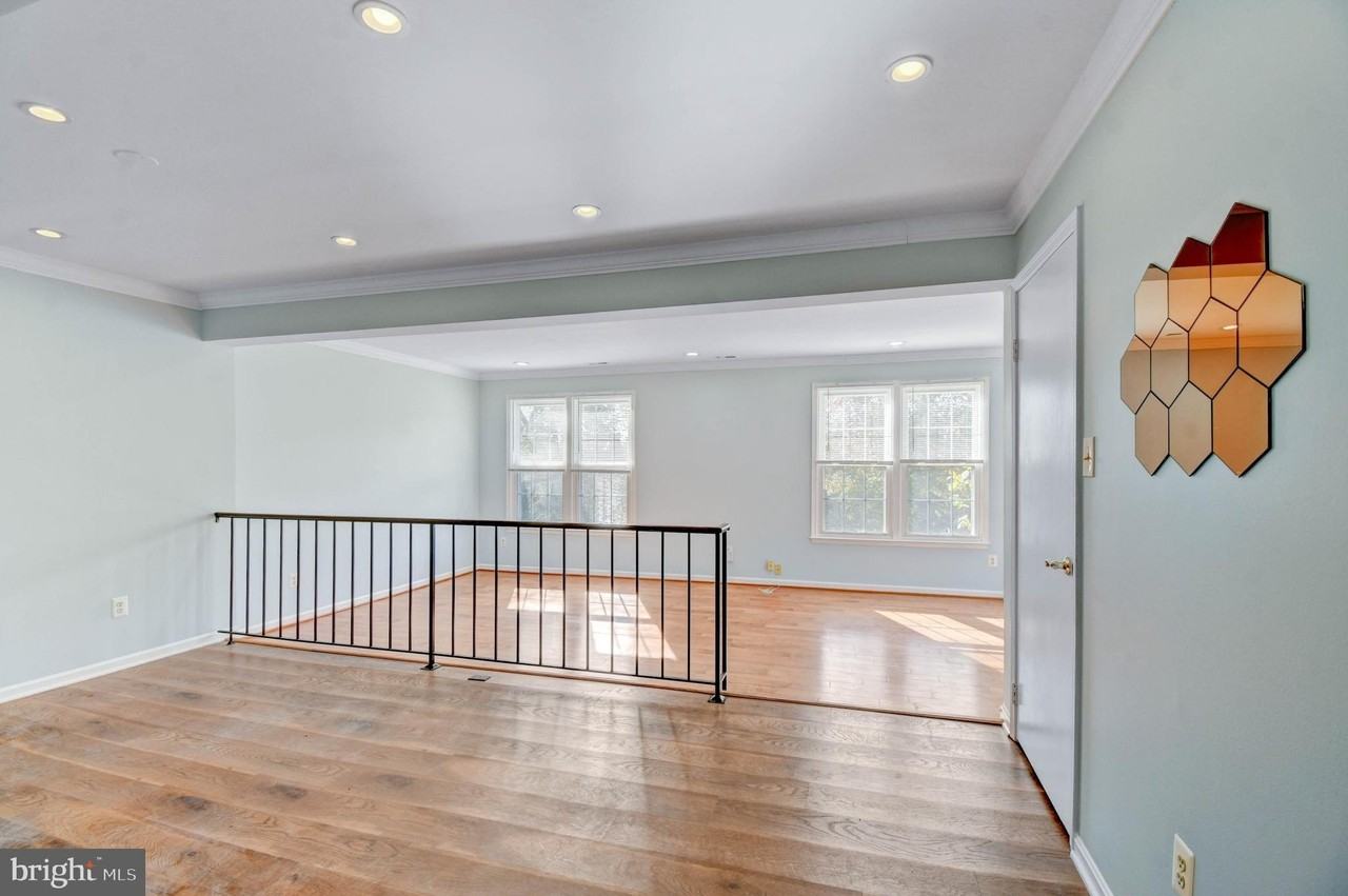 4472 Ruggles Ct - Photo 7 of 33