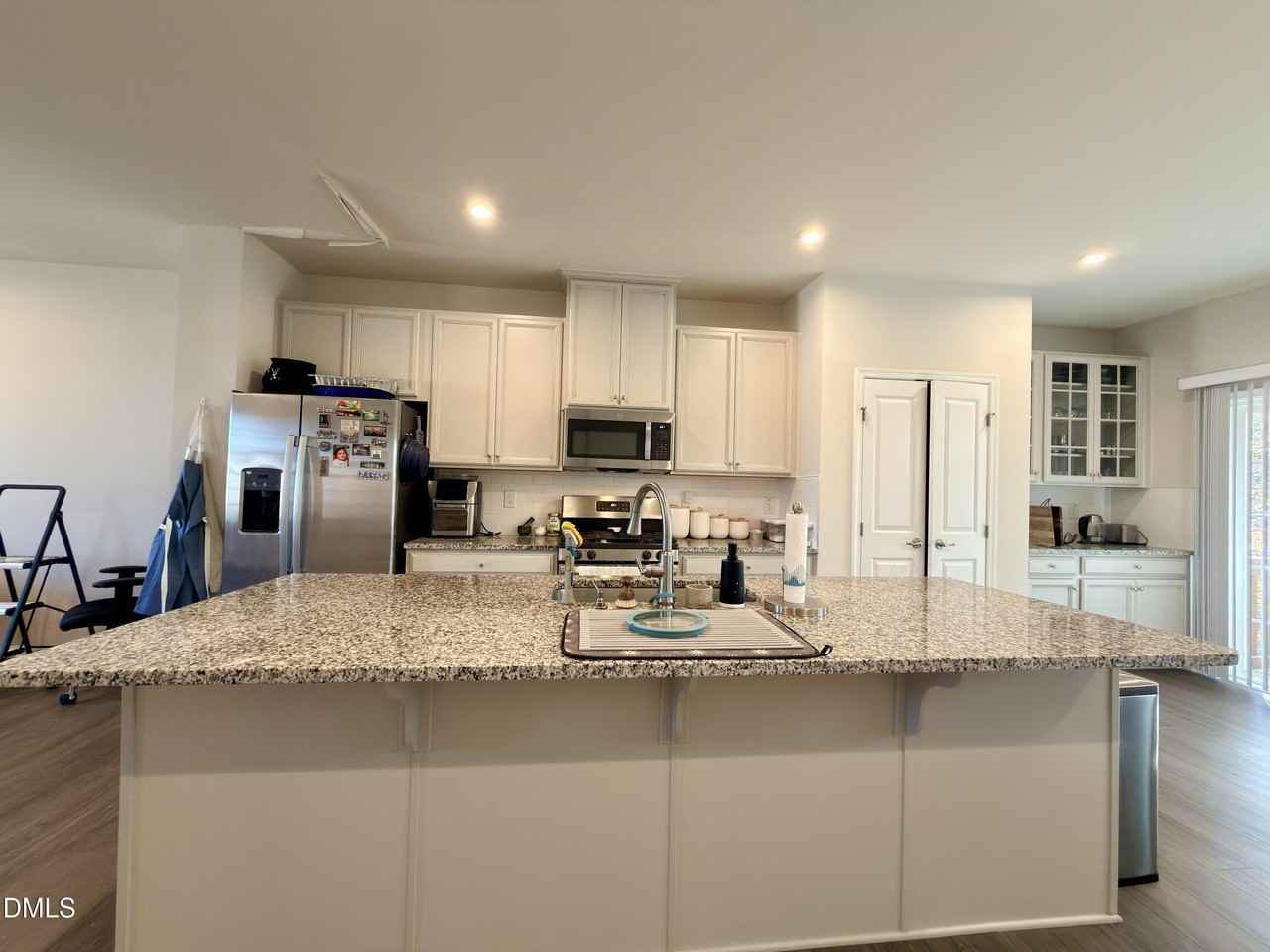 1110 Romeria Dr - Photo 6 of 38