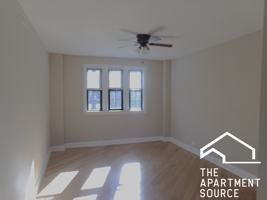 featured image of 896B Green Bay Rd #07