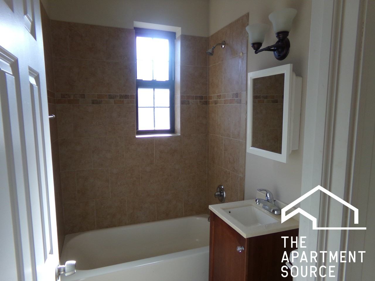 896A Green Bay Rd #18 - Photo 5 of 8