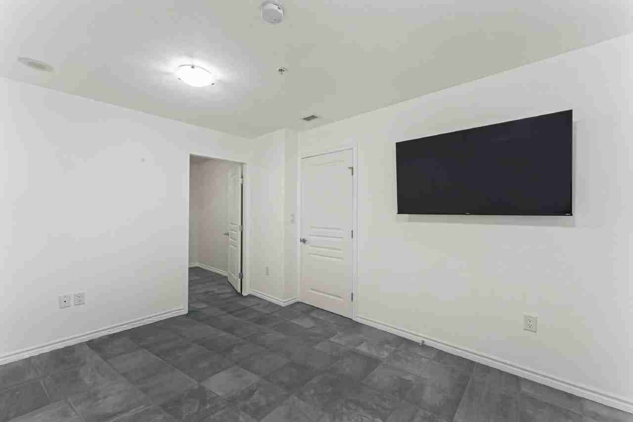 300 West Beech Street #2 - Photo 7 of 28