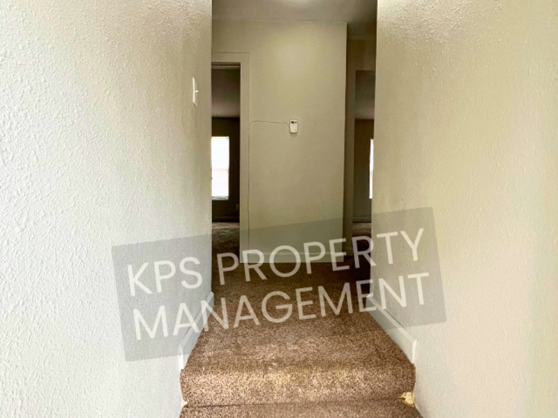 665 S Kansas Ave - Photo 2 of 8