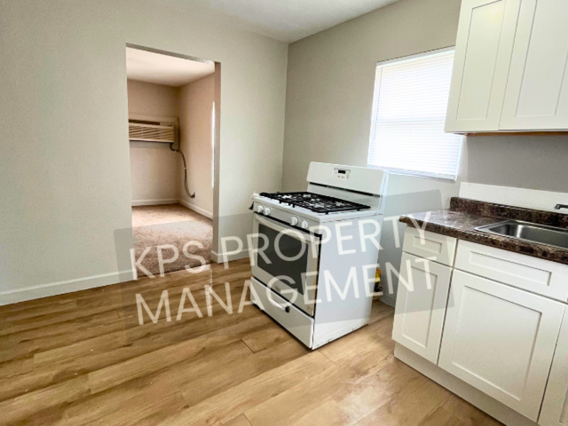 665 S Kansas Ave - Photo 7 of 8