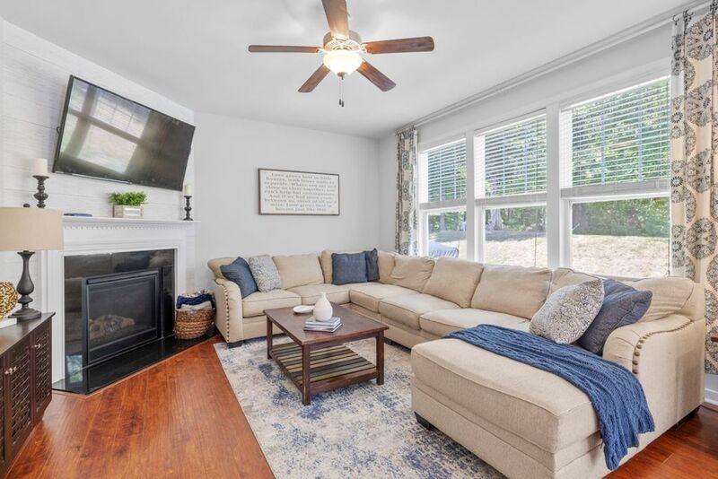 7349 Vicenzo Drive - Photo 7 of 38