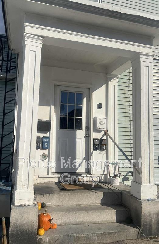 15 Franklin St #1 - Photo 2 of 14