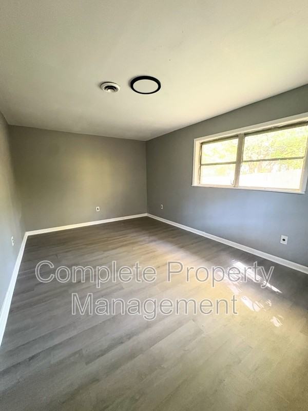 1669 19th Pl Sw - Photo 6 of 16