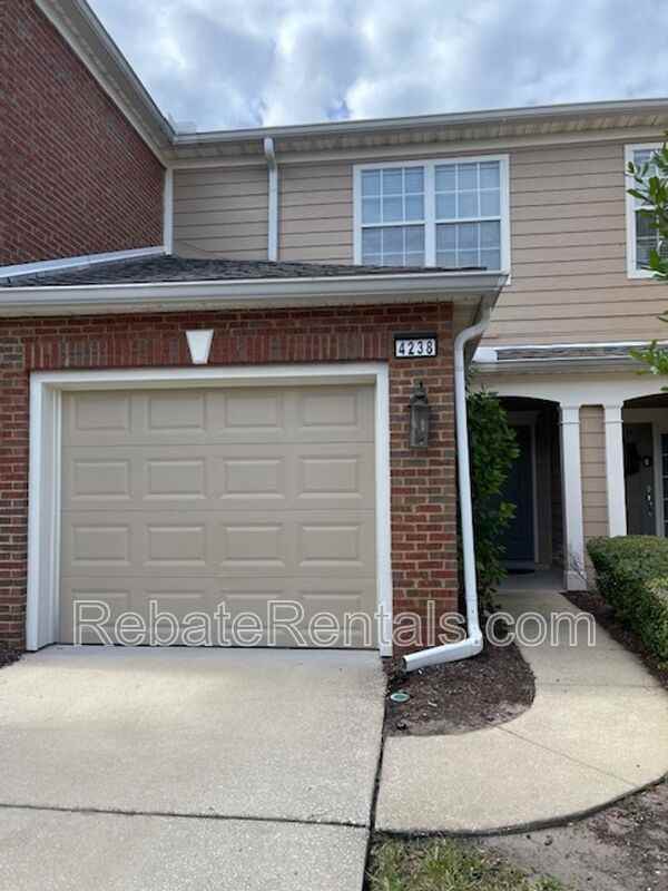 4238 Highwood Dr - Photo 3 of 29
