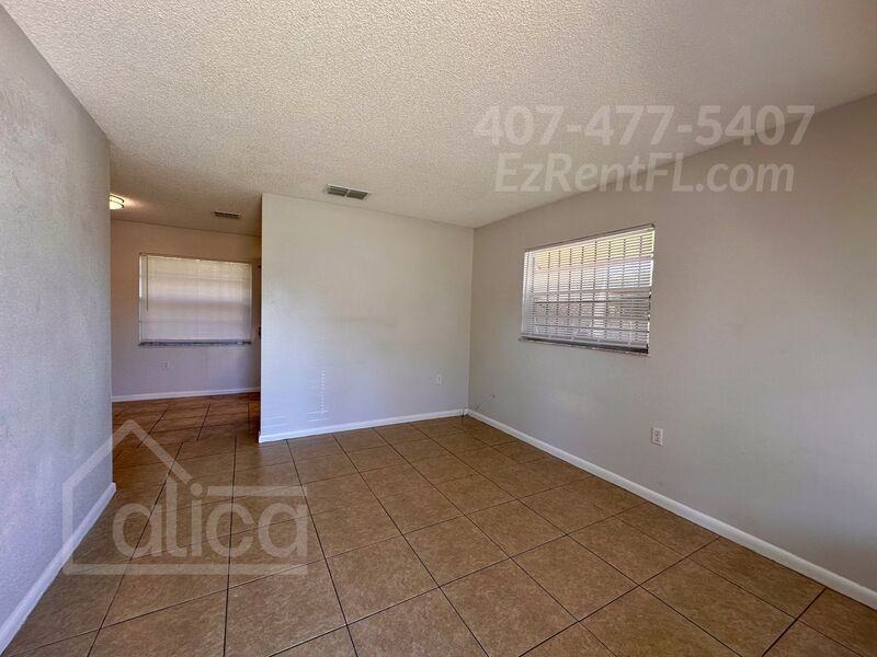 411 Gilman Cir - Photo 5 of 23