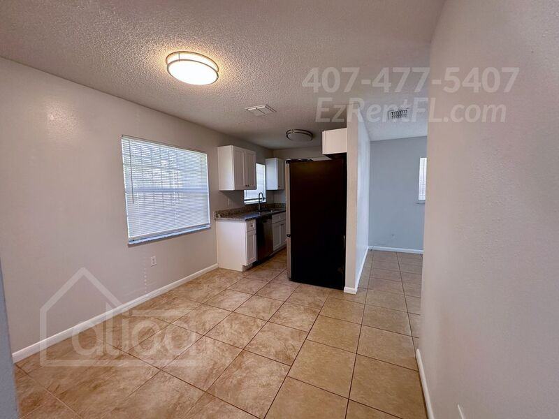 411 Gilman Cir - Photo 7 of 23