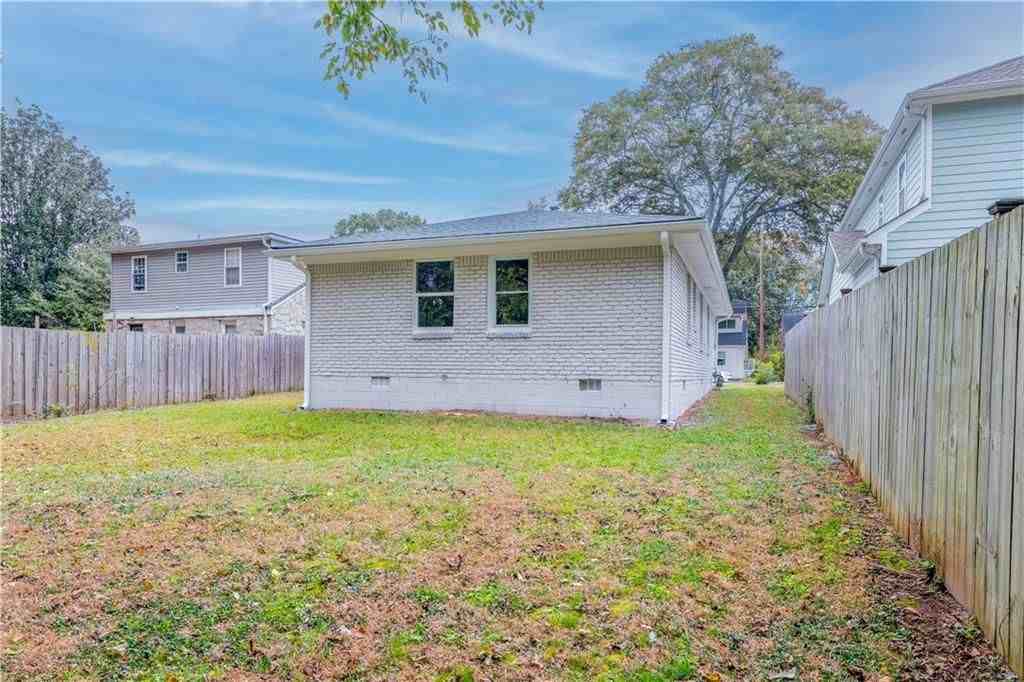 2431 Crestview Ave - Photo 3 of 16