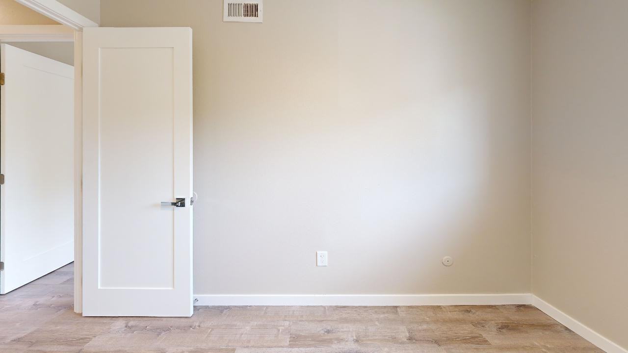 4812 54th St - Photo 5 of 17