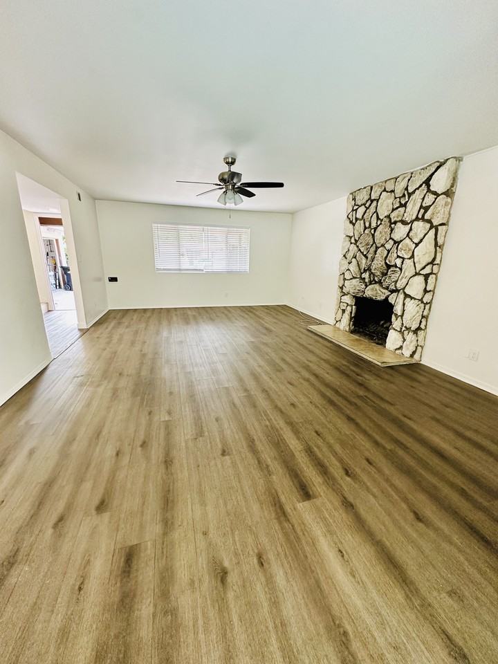 5233 Countryside Drive - Photo 2 of 33